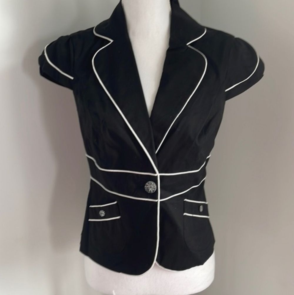 Rampage Black Short-Sleeve Blazer with White Piping